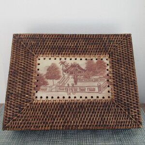 VTG Rattan Decorative LG Box w/ Lid and drawing ,Rectangular Woven for Display